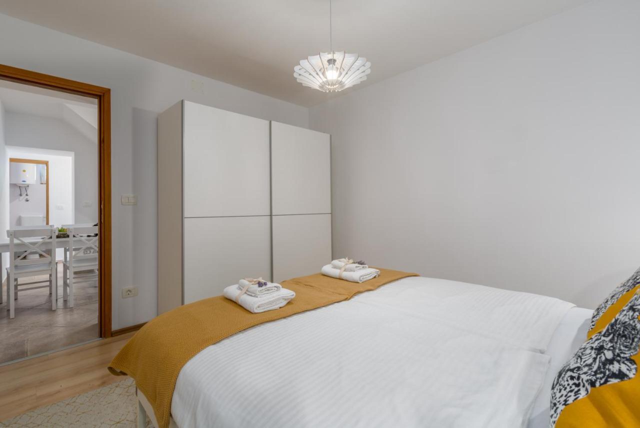 Apartments Agata Новиград Екстериор снимка