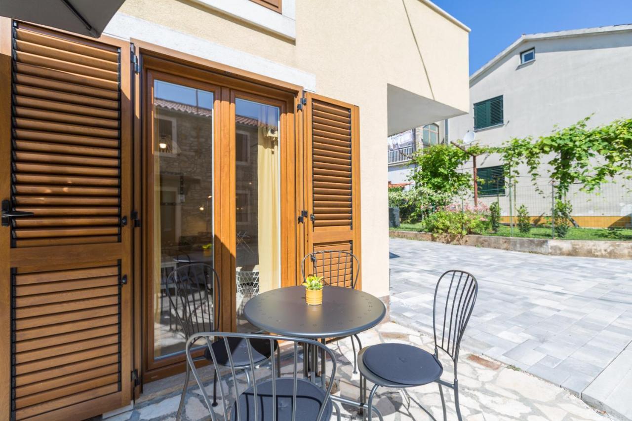 Apartments Agata Новиград Екстериор снимка