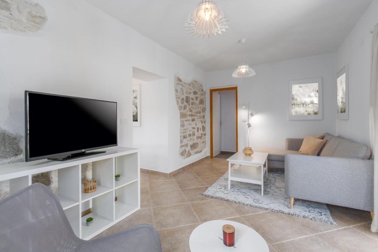 Apartments Agata Новиград Екстериор снимка