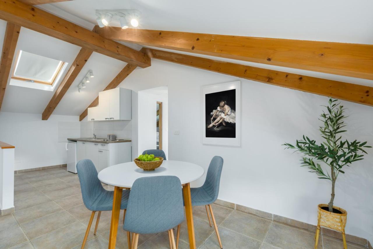 Apartments Agata Новиград Екстериор снимка