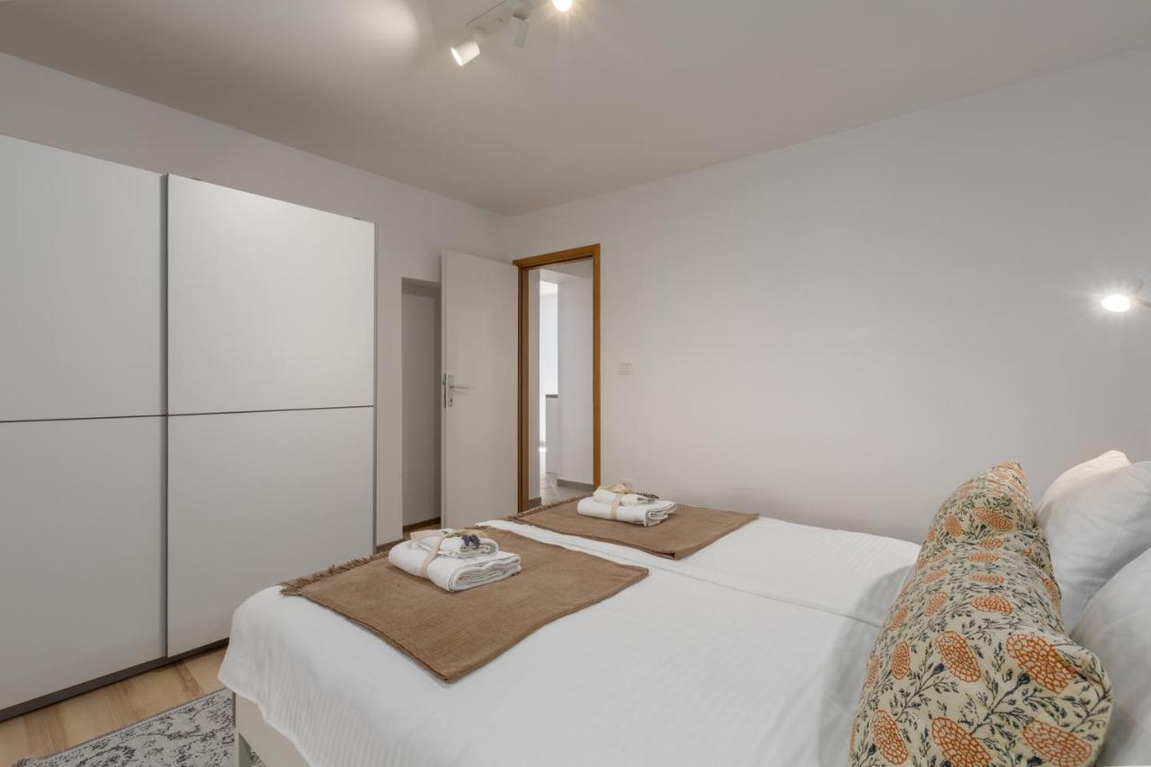 Apartments Agata Новиград Екстериор снимка