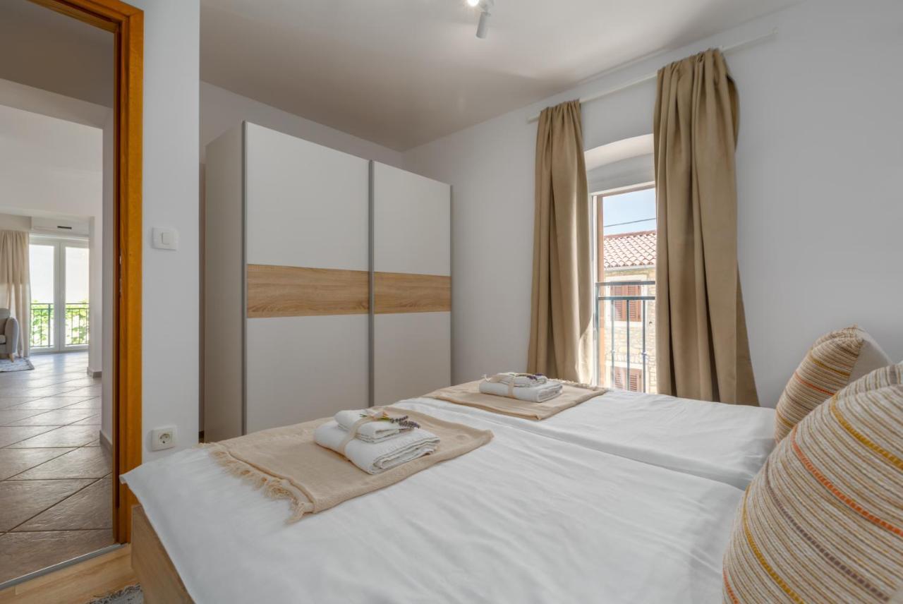 Apartments Agata Новиград Екстериор снимка